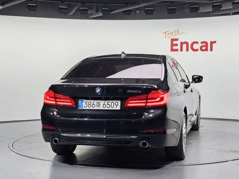 BMW 520 D Luxury Special Edition, снимка 4 - Автомобили и джипове - 56070747