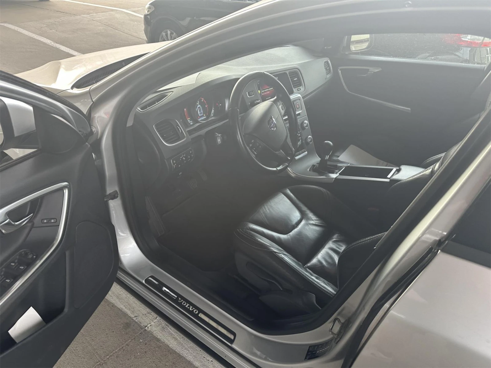 Volvo V60 D3 Kinetic - изображение 8