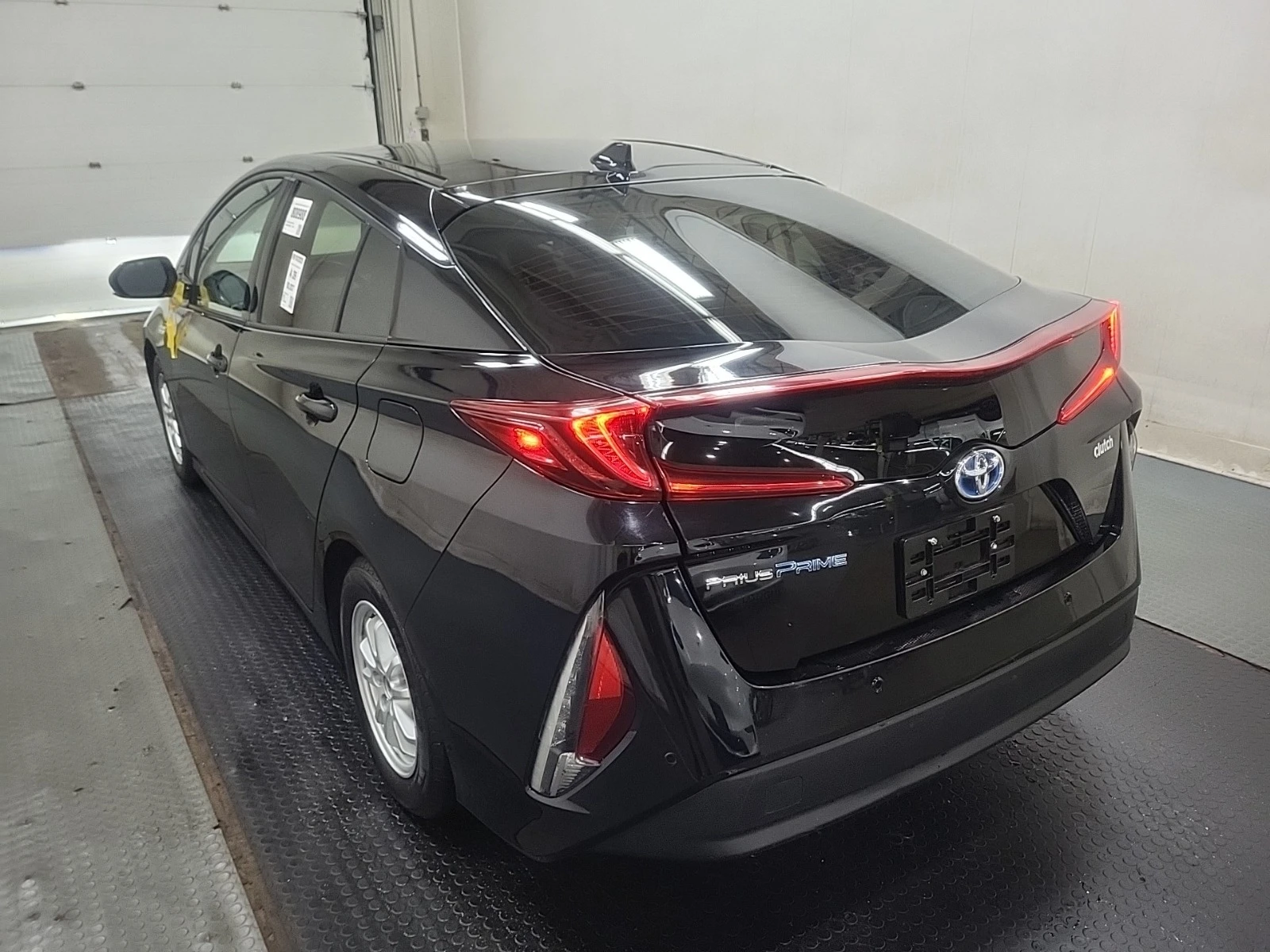 Toyota Prius PRIME * * HYBRID * * CARFAX * * АВТО КРЕДИТ * *  - изображение 4