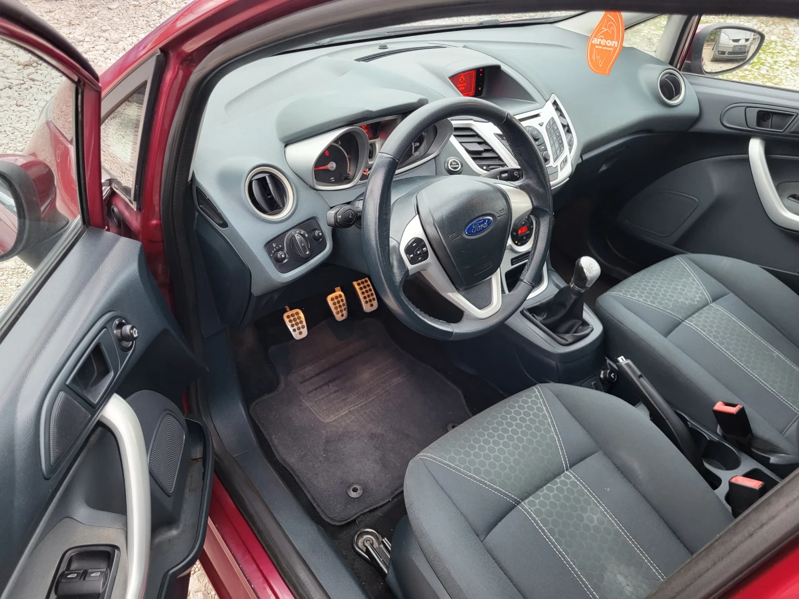 Ford Fiesta 1.6 TDCI - изображение 7