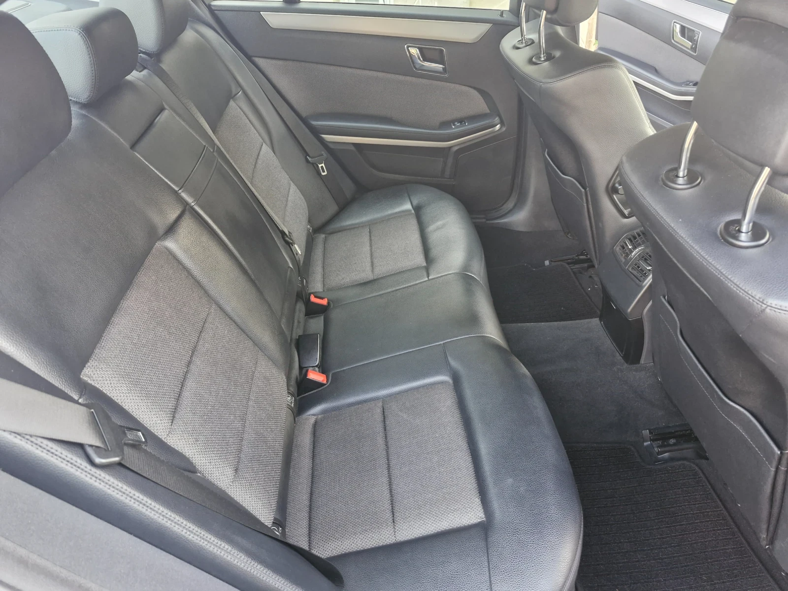 Mercedes-Benz E 350 Avantgarde , снимка 16 - Автомобили и джипове - 53998446