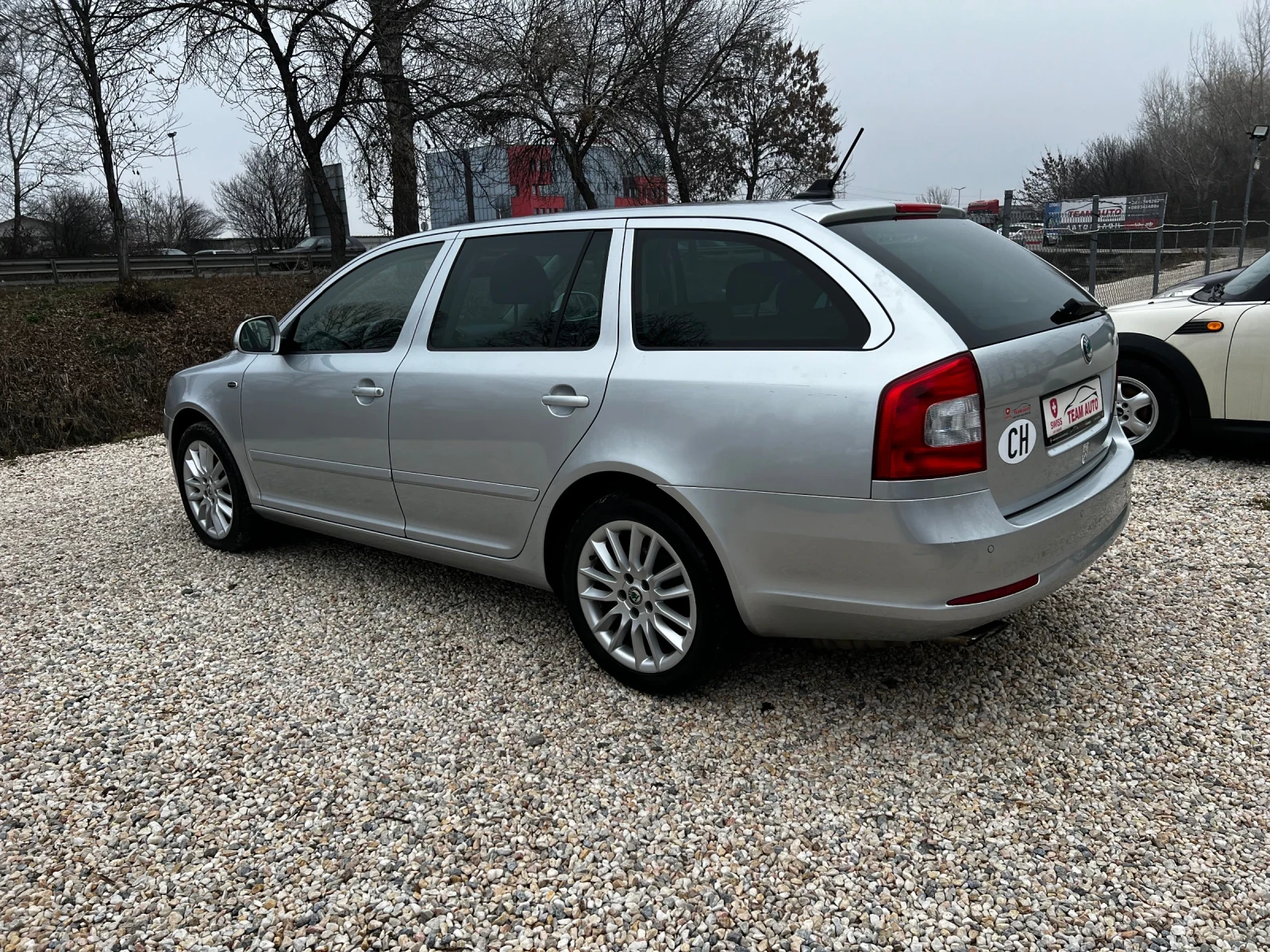Skoda Octavia 2.0 TDI 4X4 LAURIN&KLEMENT  - изображение 5