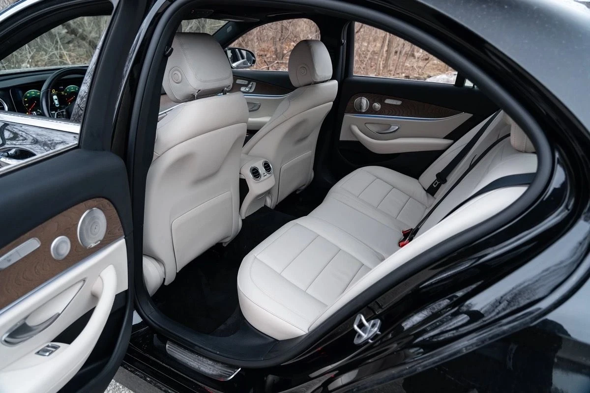 Mercedes-Benz E 450 AMG-pkg* Distronic* 360View* Burmester* CarPlay* , снимка 15 - Автомобили и джипове - 54068127