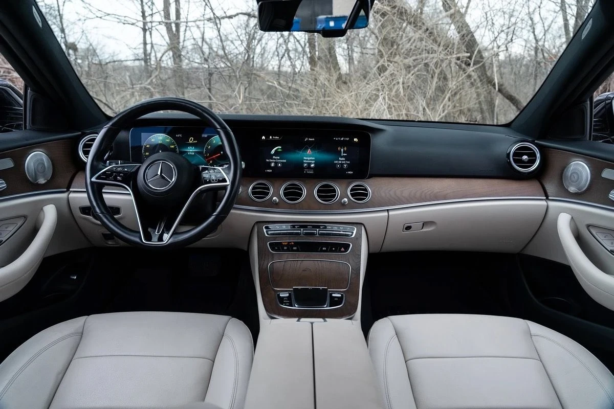 Mercedes-Benz E 450 AMG-pkg* Distronic* 360View* Burmester* CarPlay* , снимка 10 - Автомобили и джипове - 54068127