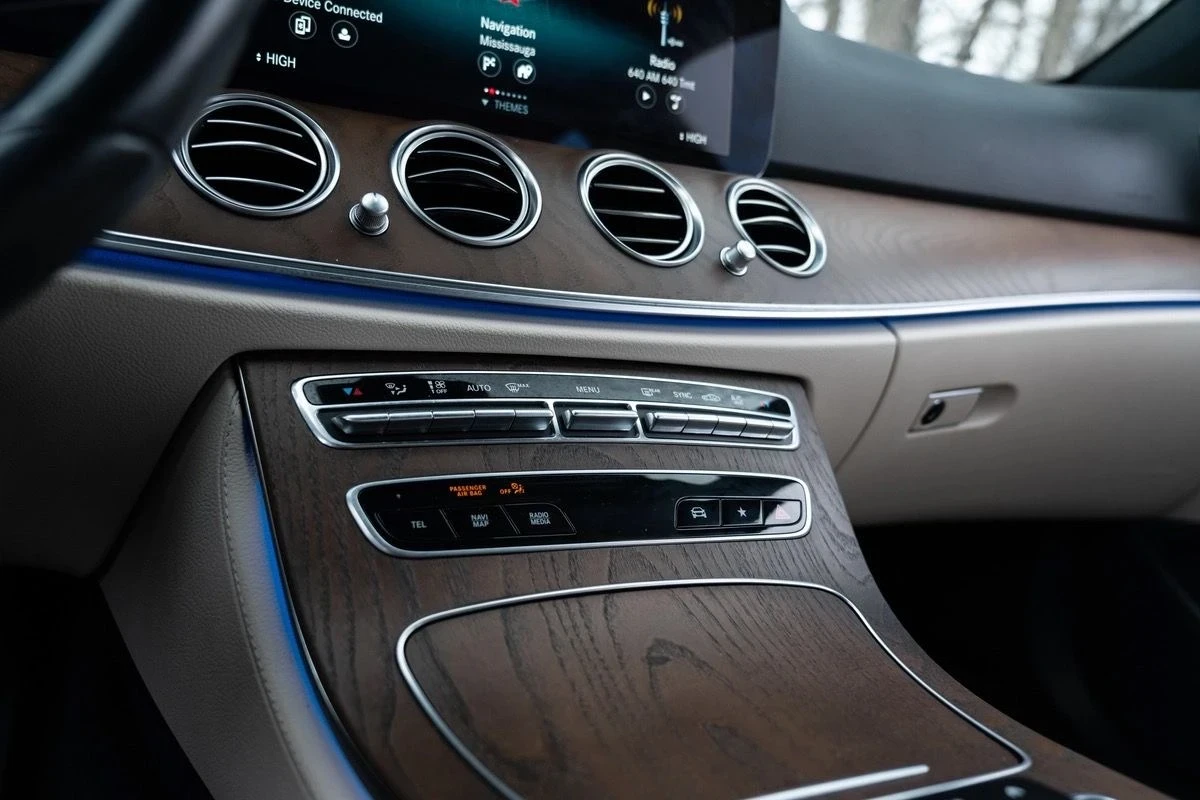 Mercedes-Benz E 450 AMG-pkg* Distronic* 360View* Burmester* CarPlay* , снимка 14 - Автомобили и джипове - 54068127