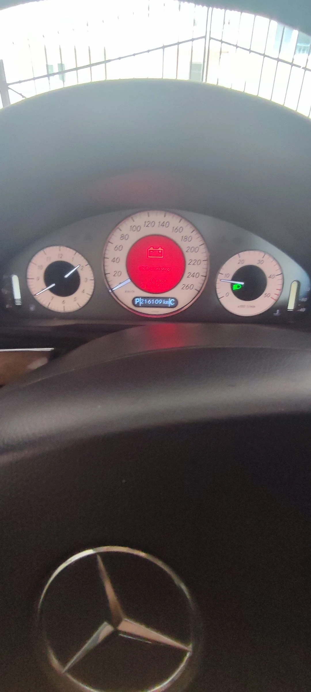 Mercedes-Benz E 270, снимка 3 - Автомобили и джипове - 54106331