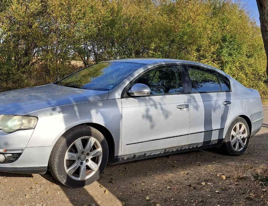 VW Passat 2.0 TDI, снимка 9 - Автомобили и джипове - 54209558