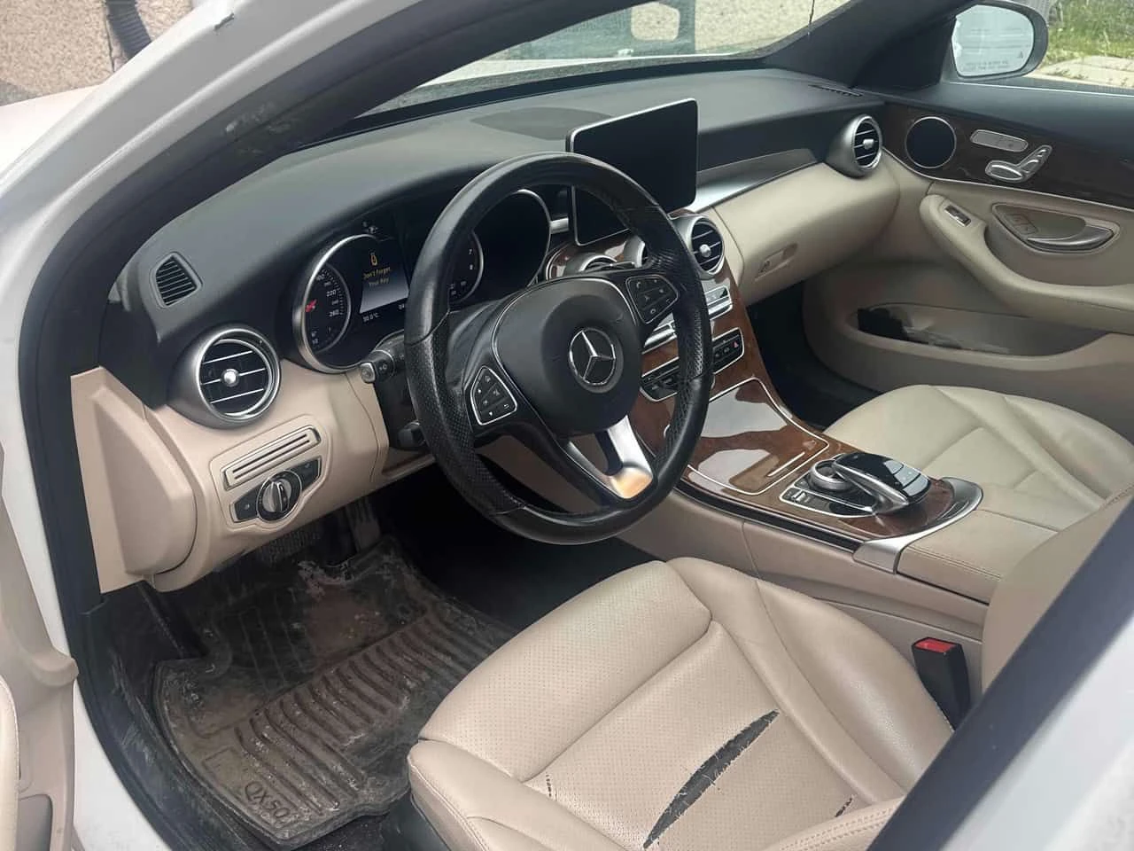 Mercedes-Benz C 300 4MATIC * AMG PACK* ПАНОРАМА* ПРЕДСТАВИТЕЛСТВО* , снимка 7 - Автомобили и джипове - 54813417