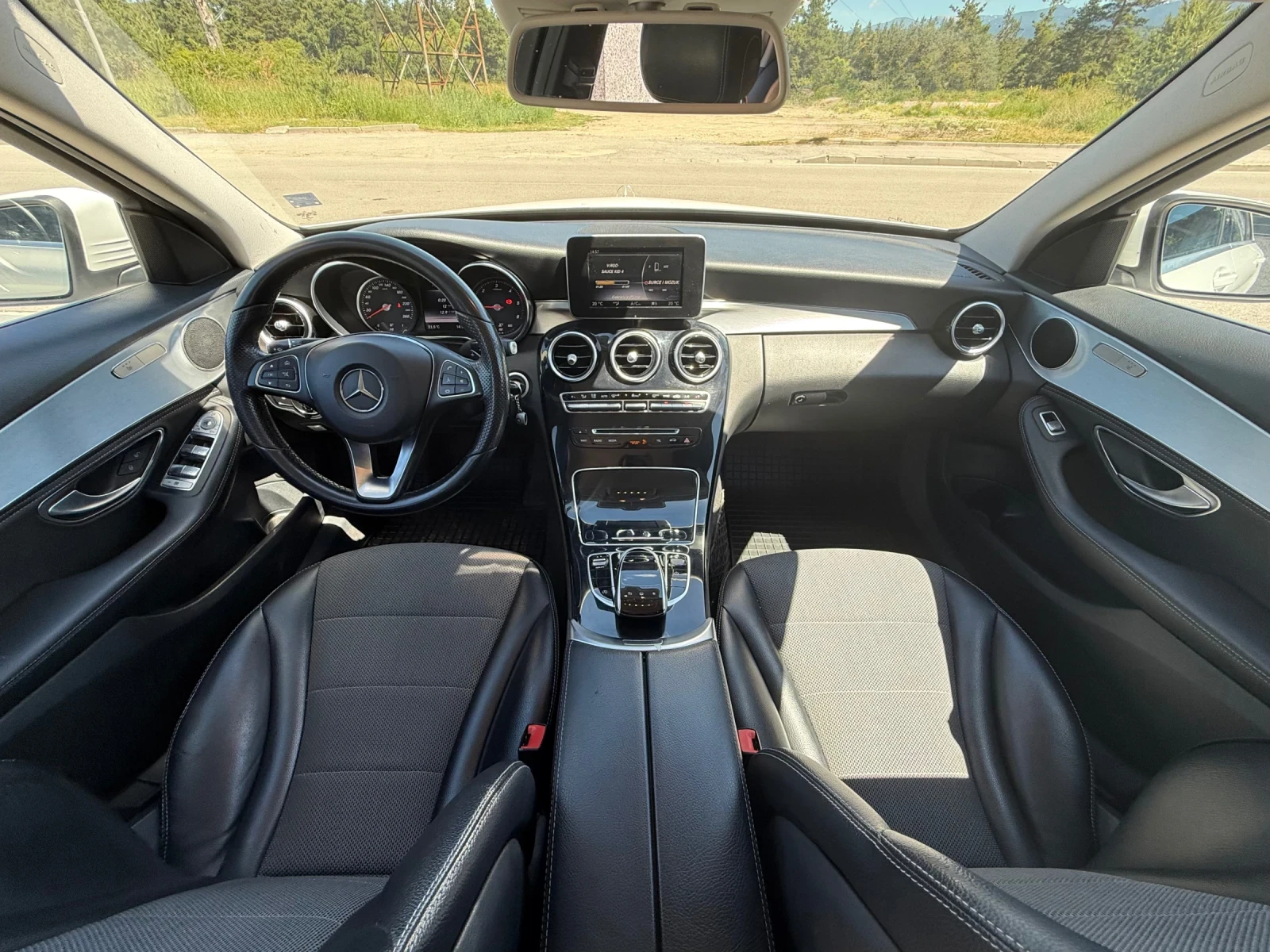 Mercedes-Benz C 250 AVANTGARDE/4MATIC/DISTRONIC PLUS, снимка 13 - Автомобили и джипове - 54909812