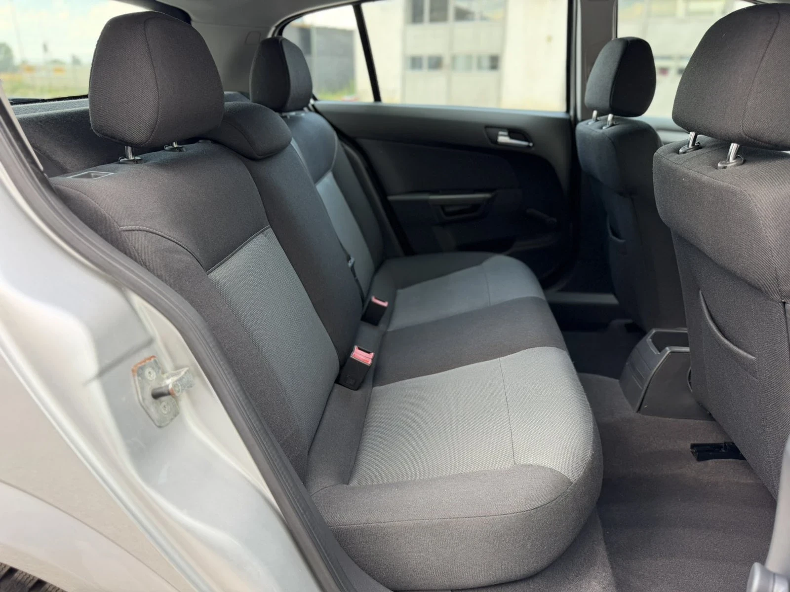 Opel Astra, снимка 12 - Автомобили и джипове - 55157050