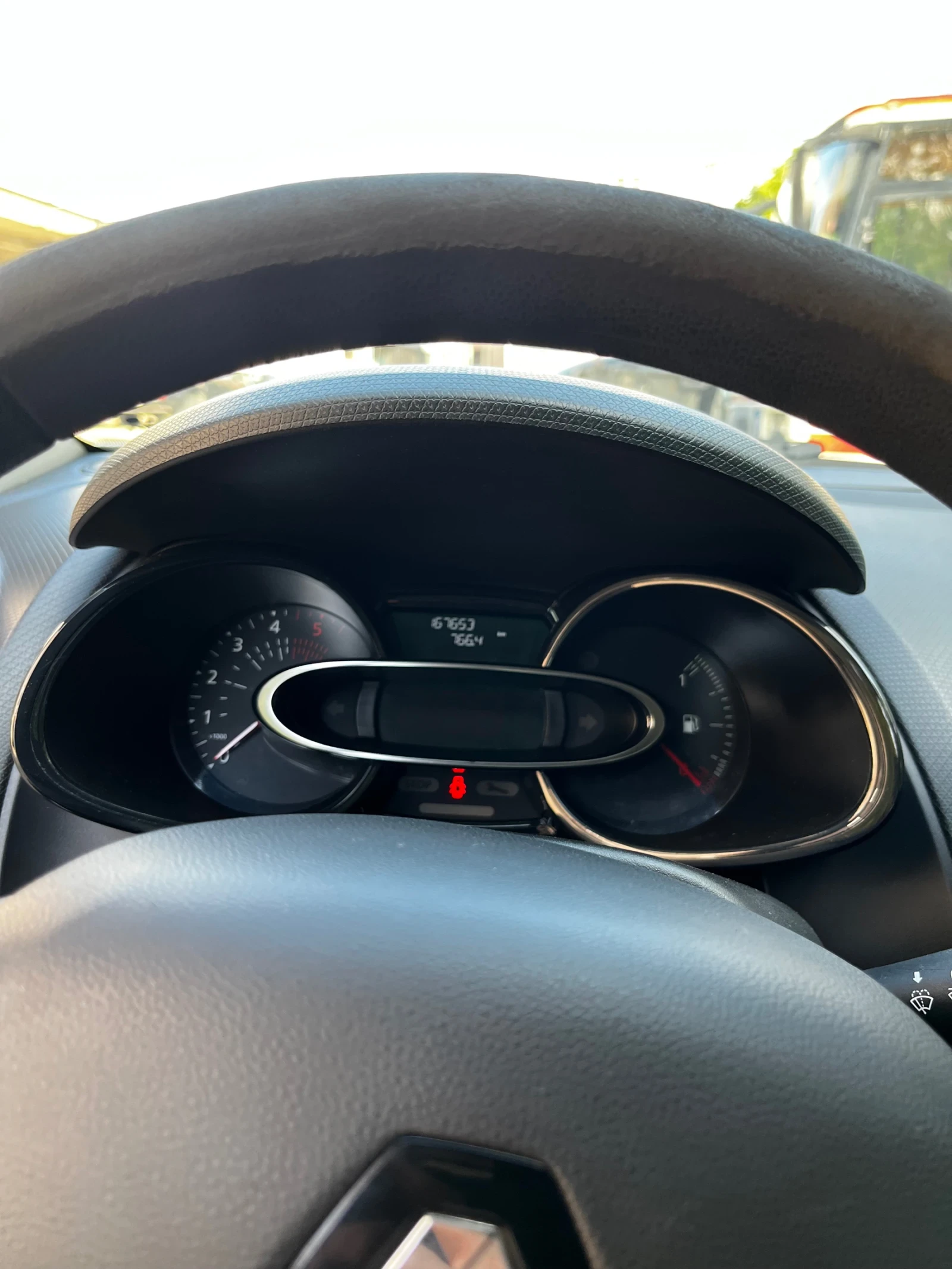 Renault Clio, снимка 15 - Автомобили и джипове - 55881399
