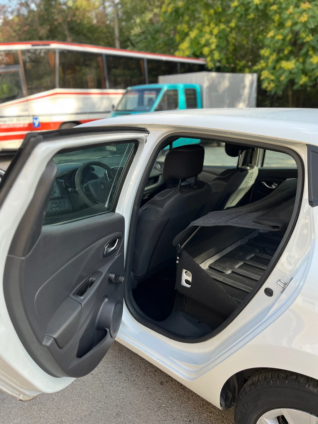 Renault Clio, снимка 11 - Автомобили и джипове - 55881399