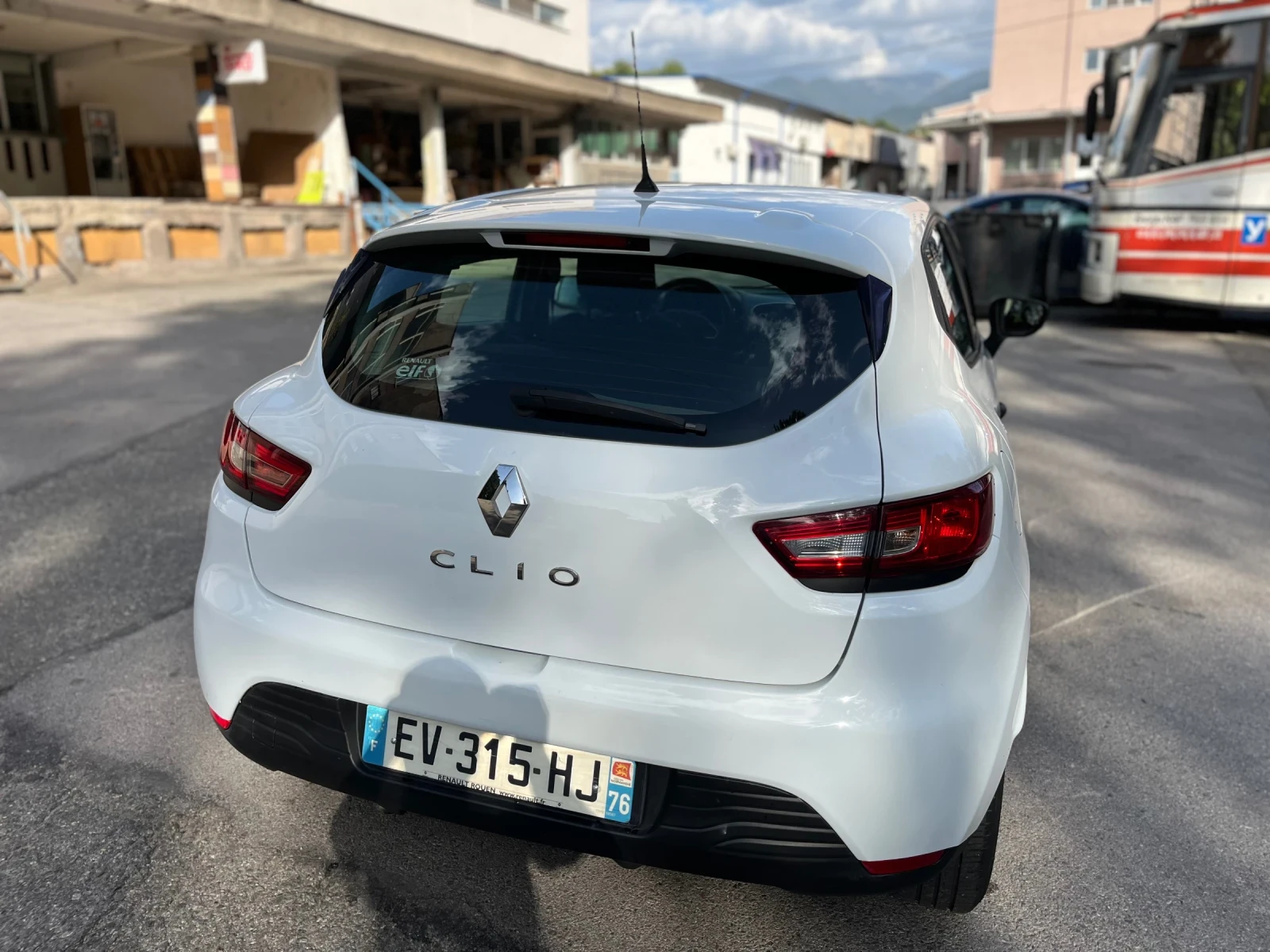 Renault Clio, снимка 4 - Автомобили и джипове - 55881399