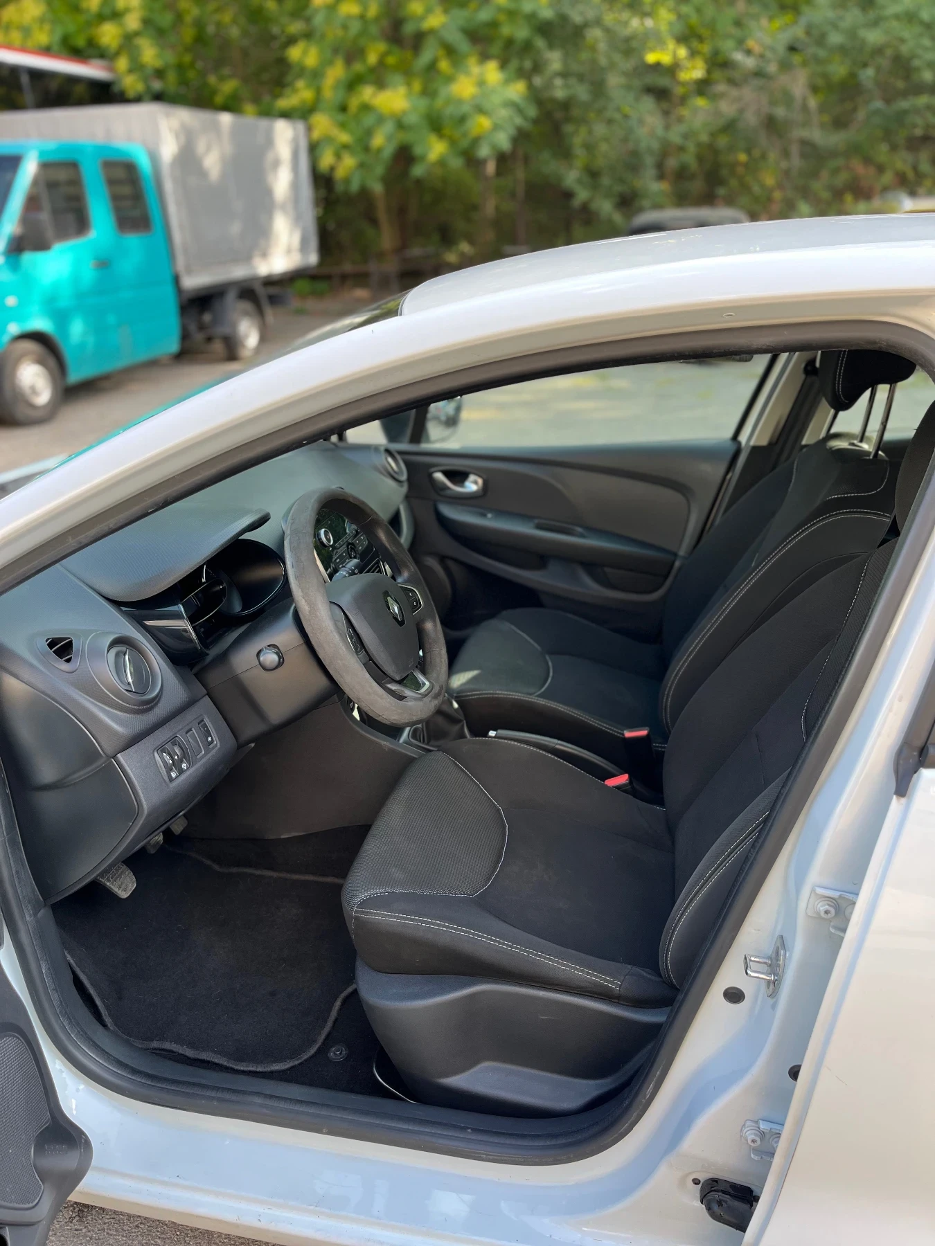 Renault Clio, снимка 9 - Автомобили и джипове - 55881399
