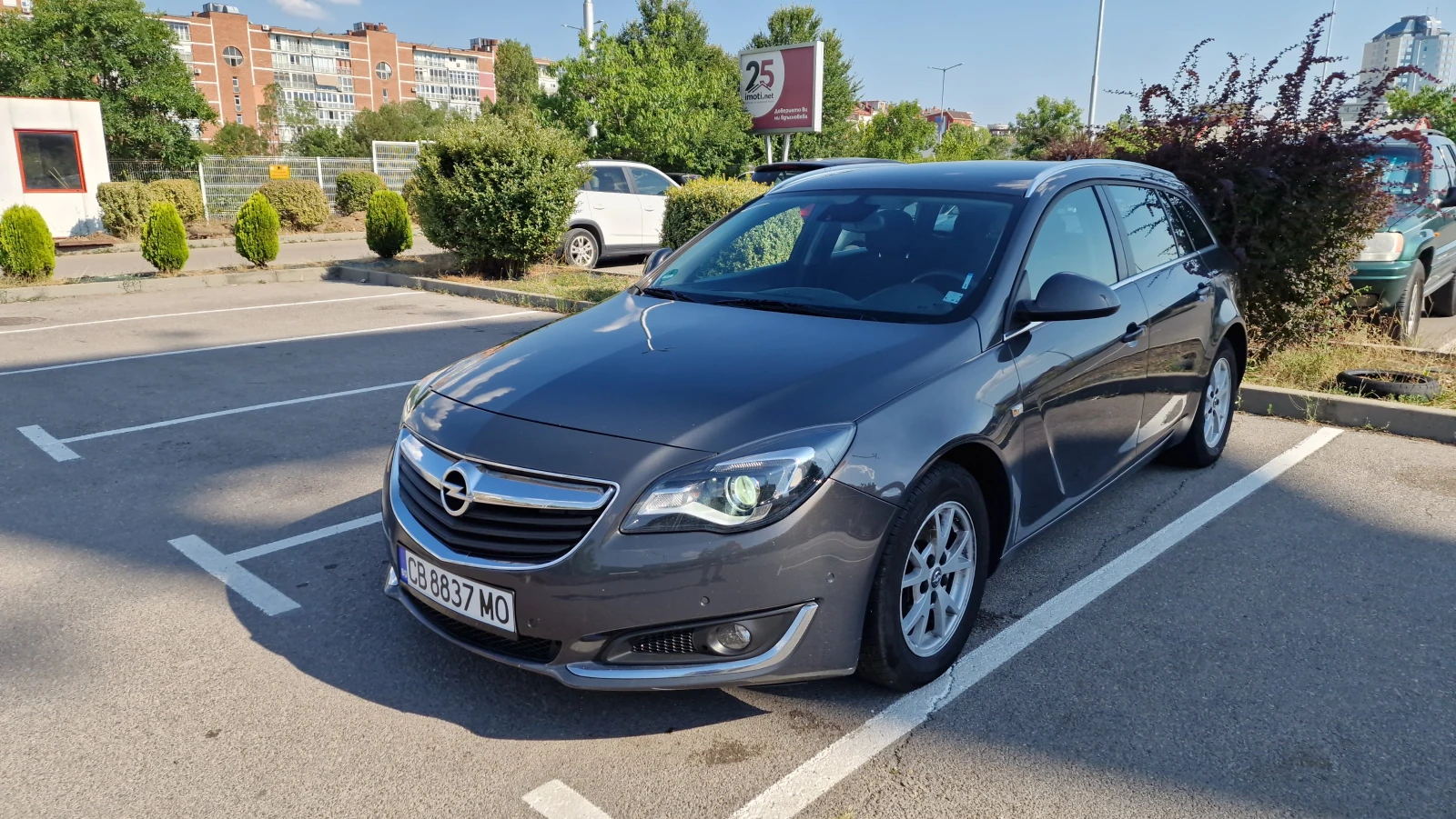 Opel Insignia Sports Tourer 2.0 CDTI EcoFLEX, снимка 2 - Автомобили и джипове - 56272956