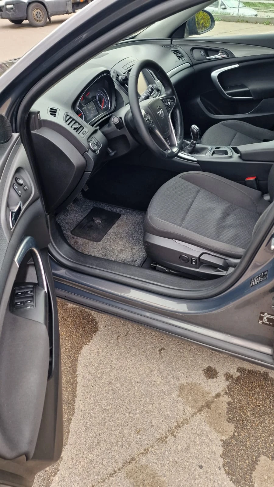 Opel Insignia Sports Tourer 2.0 CDTI EcoFLEX, снимка 9 - Автомобили и джипове - 56272956