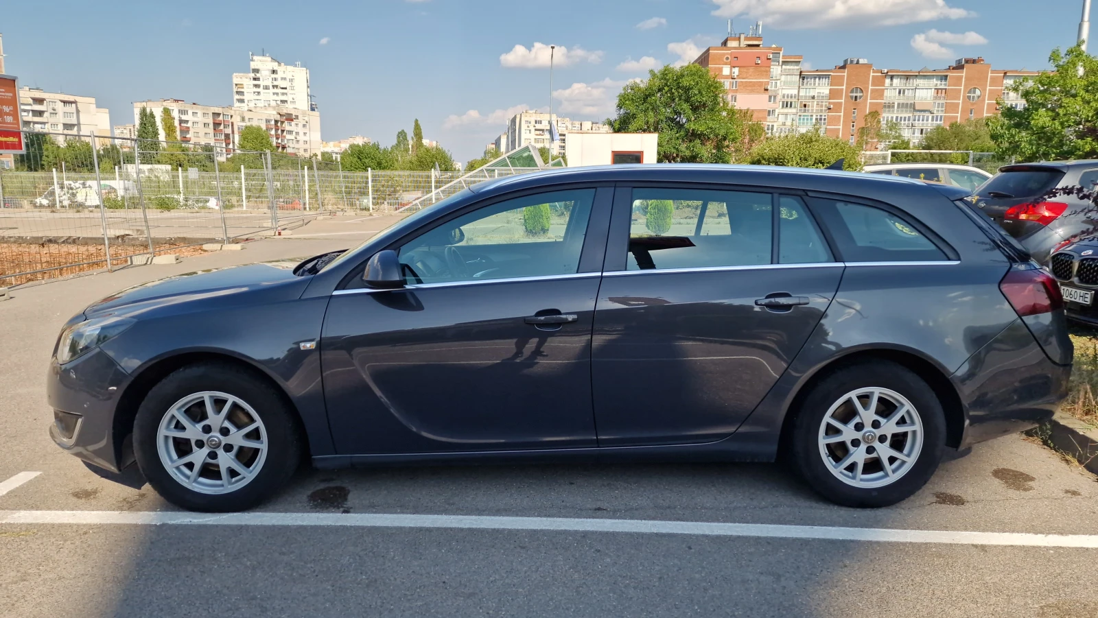 Opel Insignia Sports Tourer 2.0 CDTI EcoFLEX, снимка 3 - Автомобили и джипове - 56272956