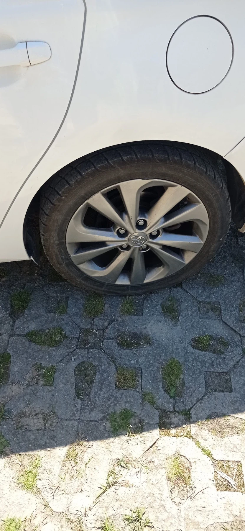 Toyota Auris, снимка 14 - Автомобили и джипове - 56335609