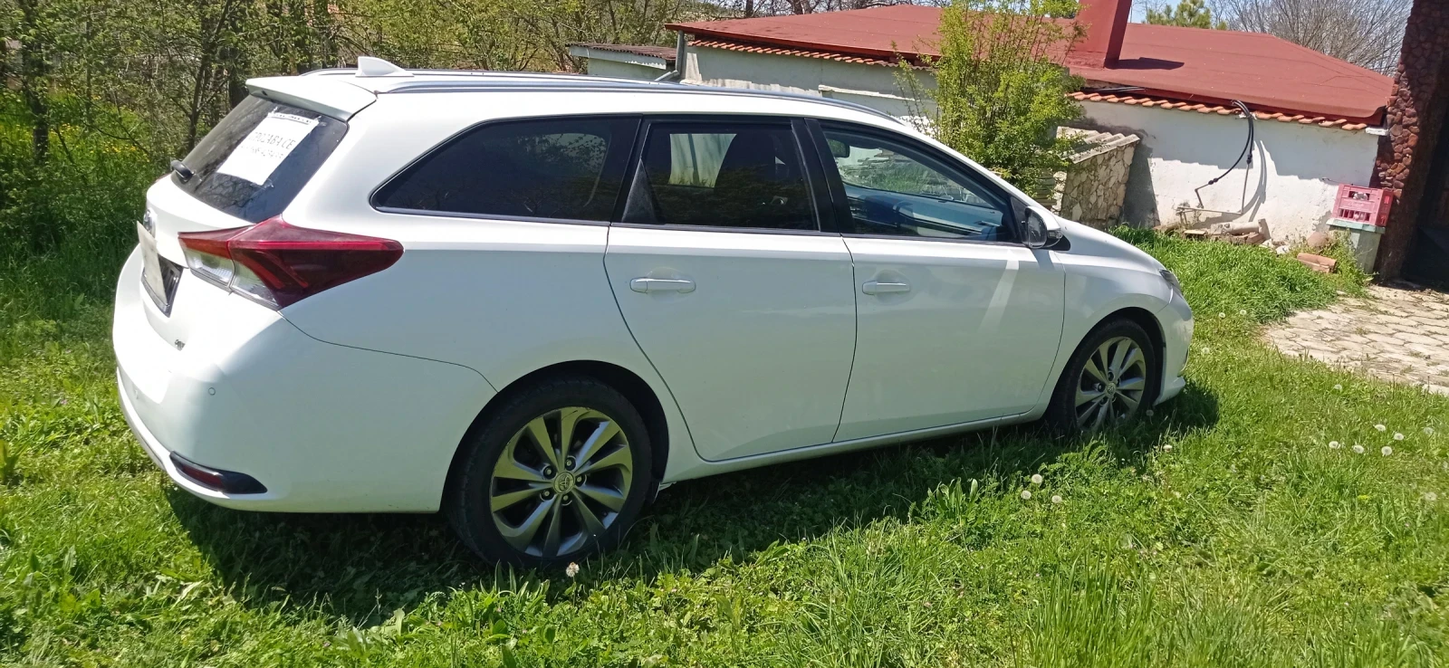 Toyota Auris, снимка 4 - Автомобили и джипове - 56335609
