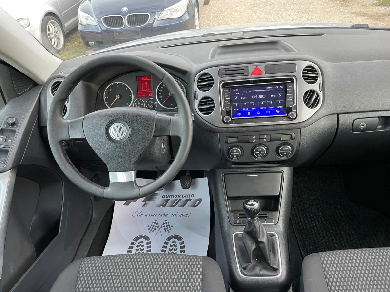 VW Tiguan 2.0TDI-4x4-NAVI-ITALIA, снимка 7 - Автомобили и джипове - 43250182