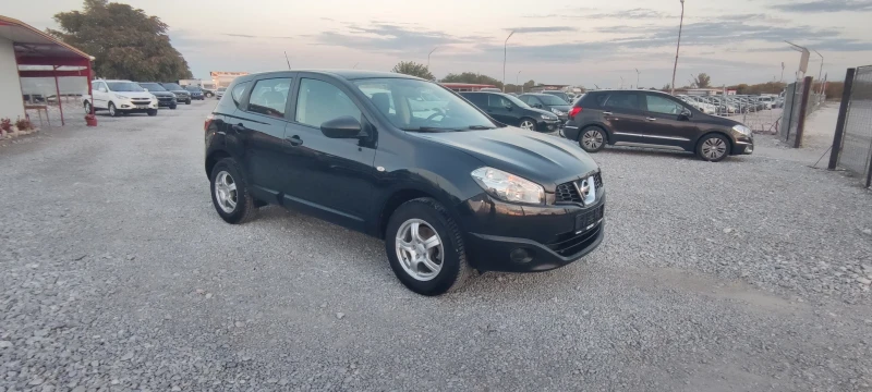 Nissan Qashqai 1.6i 16v , снимка 3 - Автомобили и джипове - 47538188