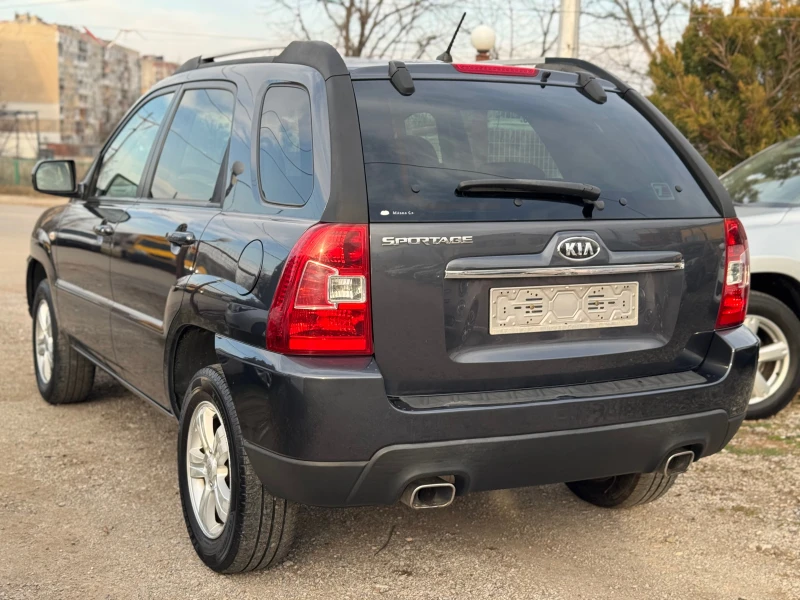 Kia Sportage 2.0CRDI Face Lift NAVI, снимка 4 - Автомобили и джипове - 48895490