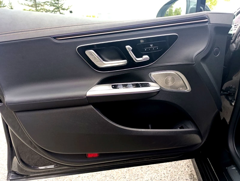 Mercedes-Benz EQE 300 AMG Paket 98kW/h, снимка 11 - Автомобили и джипове - 52167790