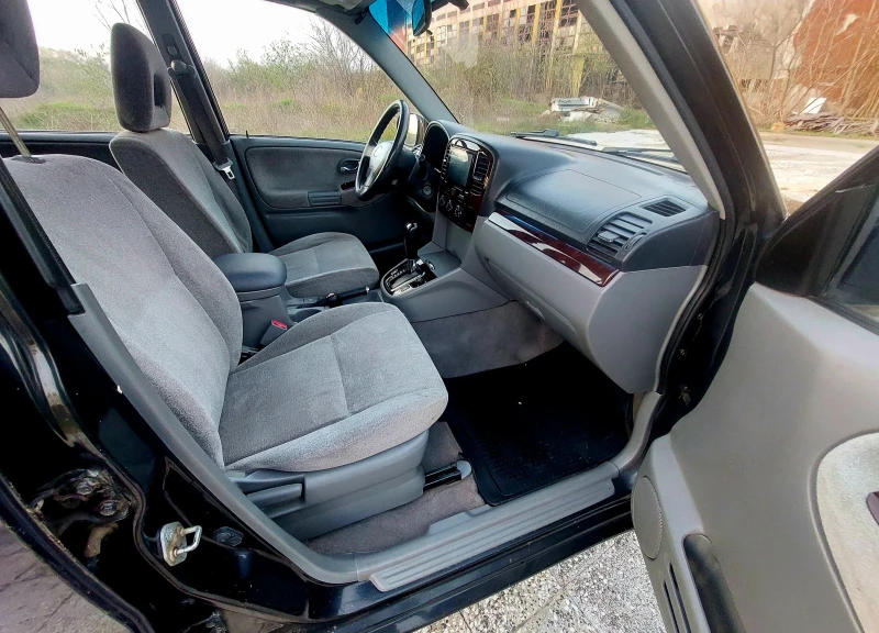 Suzuki Grand vitara 2.7 автоматик, снимка 8 - Автомобили и джипове - 52497858