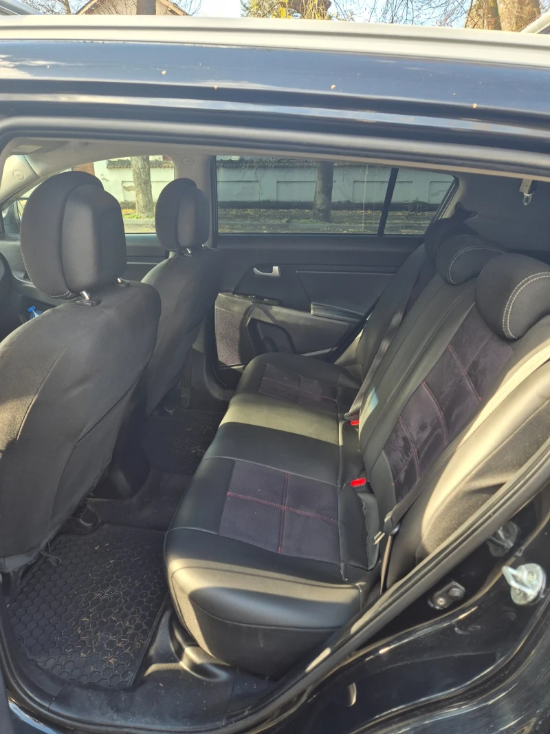 Kia Sportage, снимка 7 - Автомобили и джипове - 52503718