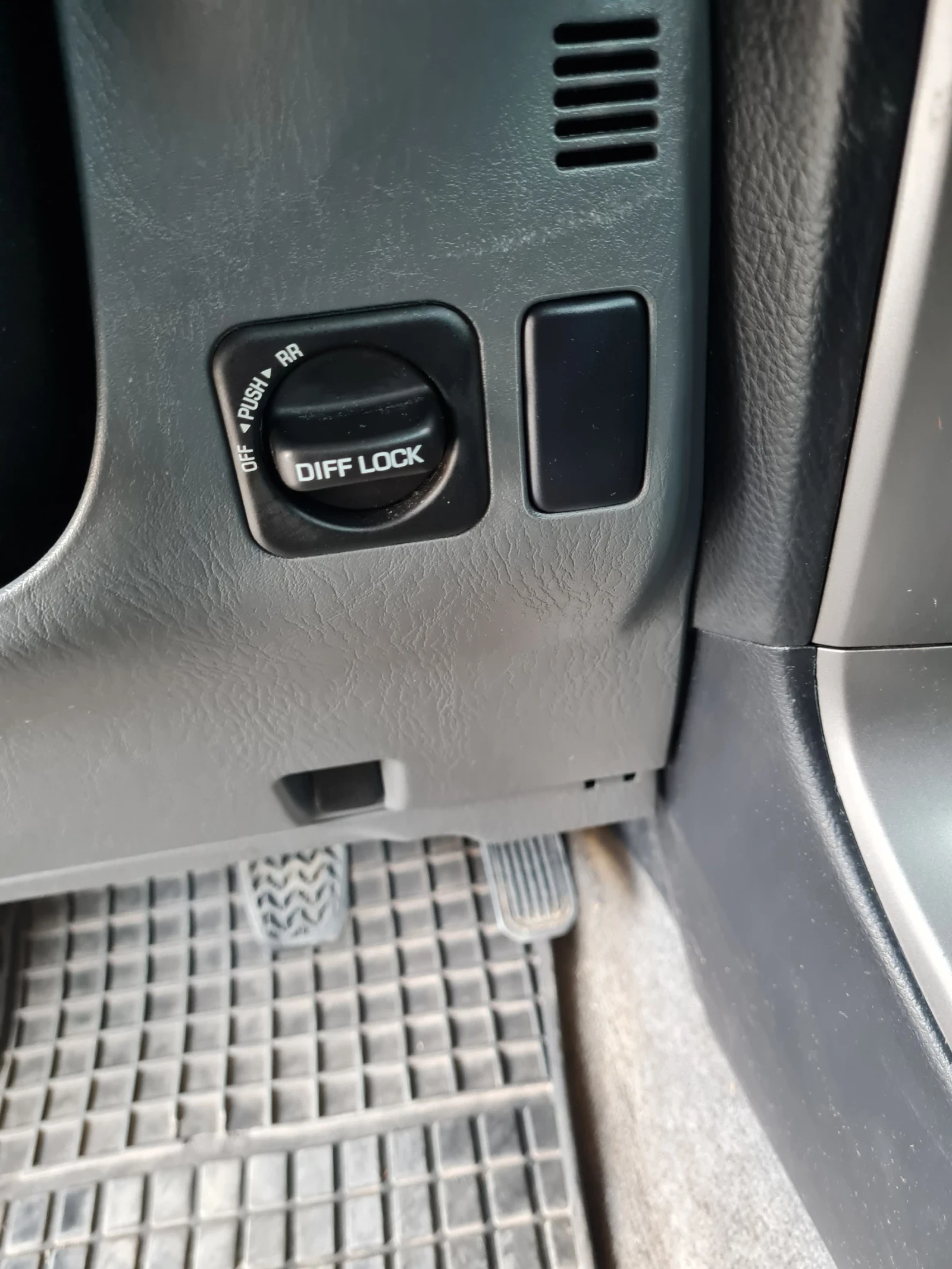 Toyota Land cruiser 3.0куб.173к.с.2007г. - изображение 9