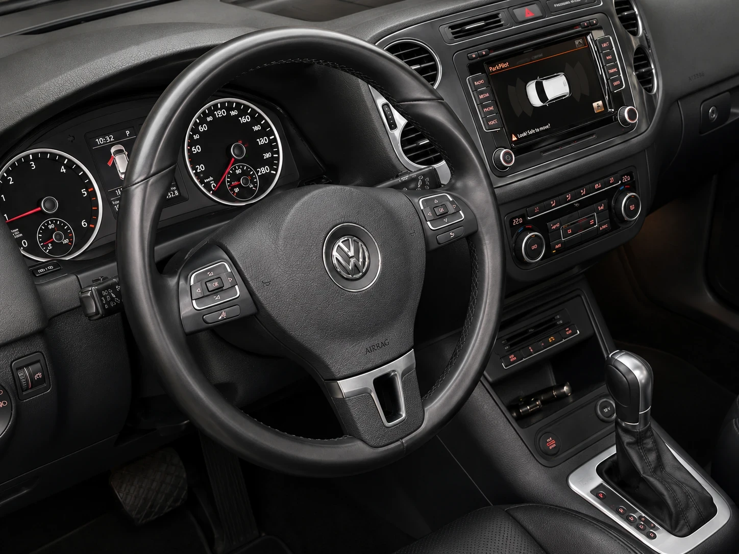 VW Tiguan 2.0TDI::177 КС:: R LINE::PANORAMA::DSG::KAMERA::, снимка 8 - Автомобили и джипове - 54952275
