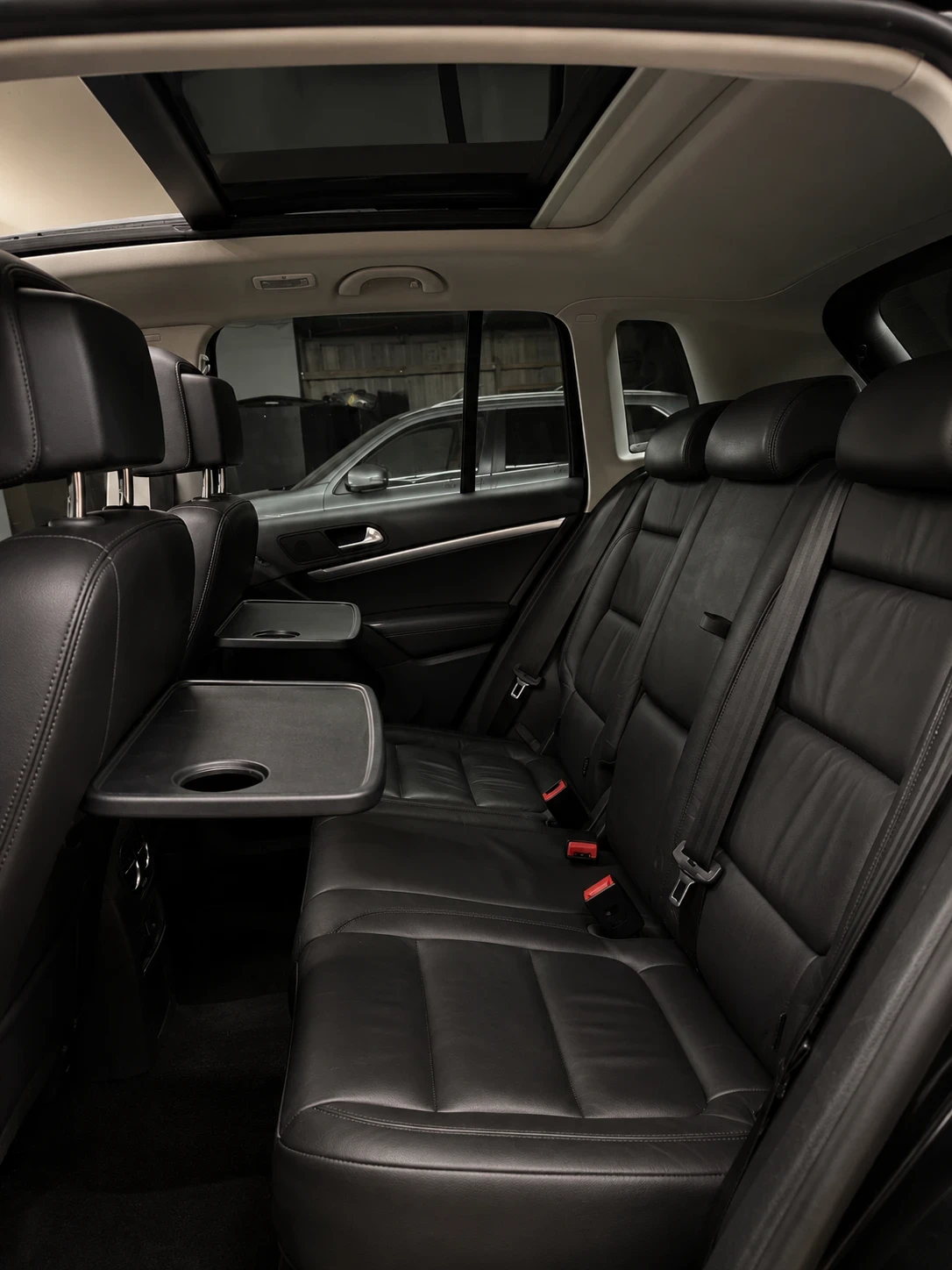 VW Tiguan 2.0TDI::177 КС:: R LINE::PANORAMA::DSG::KAMERA::, снимка 9 - Автомобили и джипове - 54952275