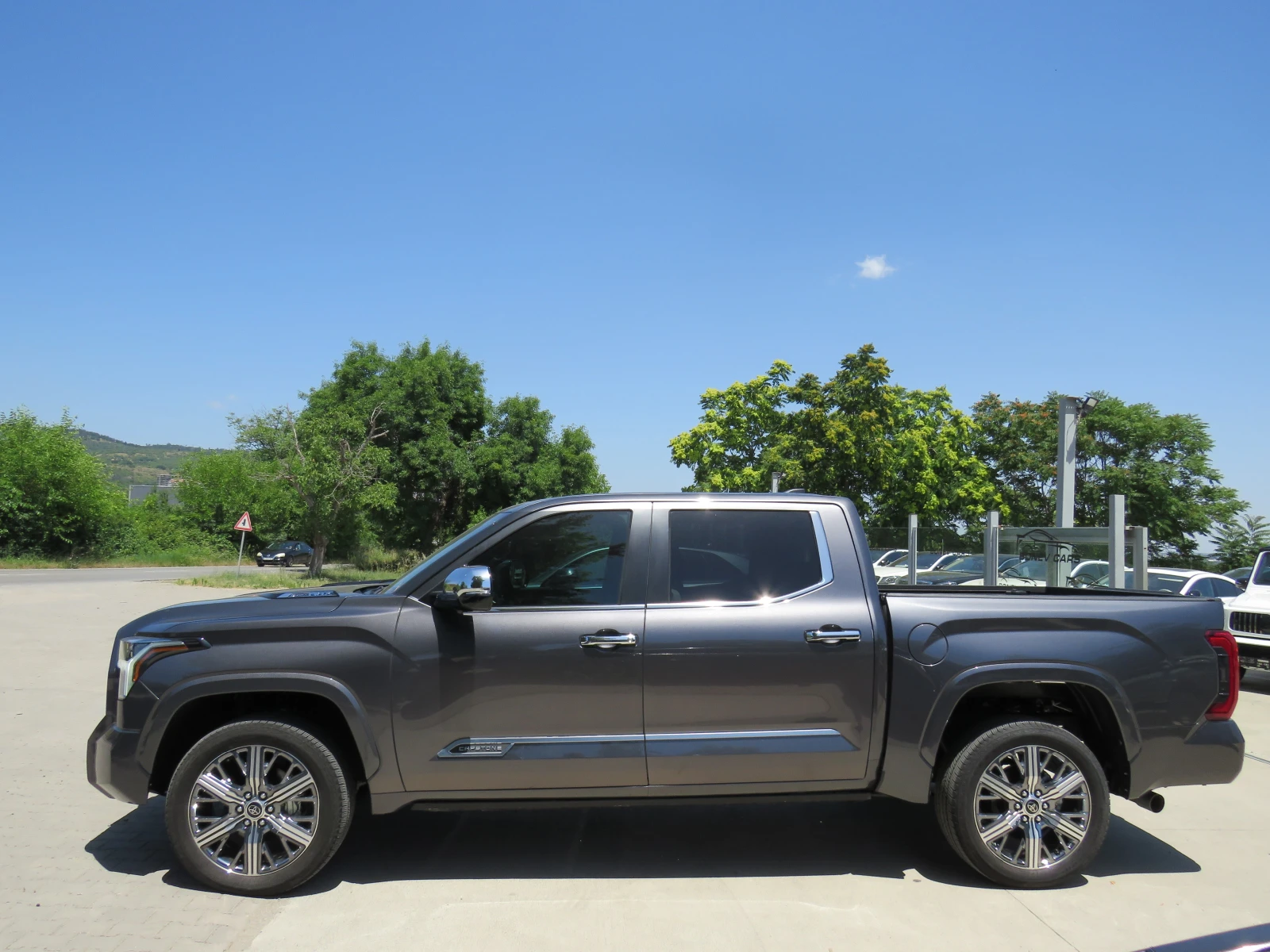 Toyota Tundra  HYBRID CAPSTONE HEAD UP PANO FULL* , снимка 8 - Автомобили и джипове - 55102677
