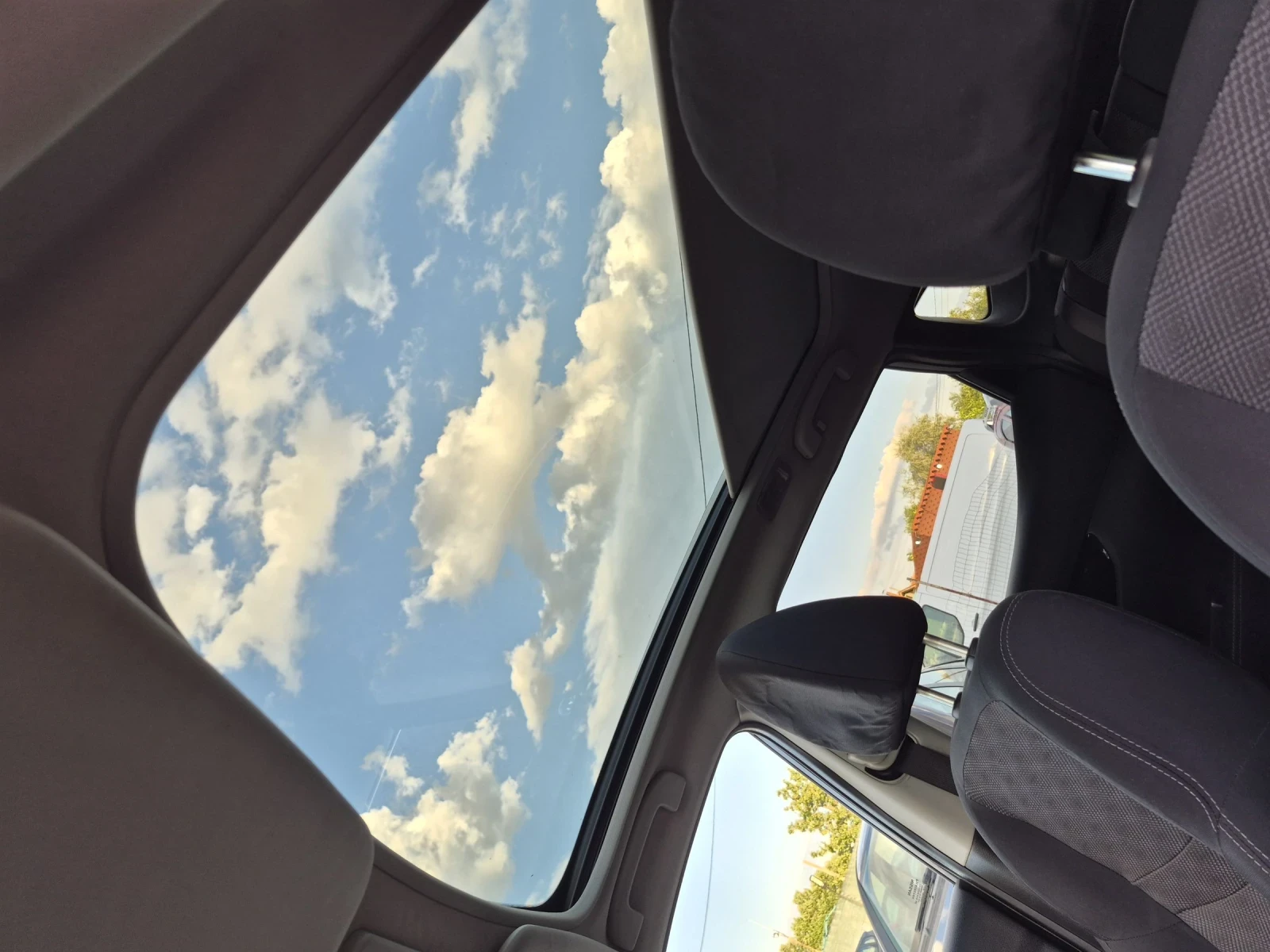 Nissan Qashqai 1.5 DCI * Tekna* Evro 6, снимка 12 - Автомобили и джипове - 55212345