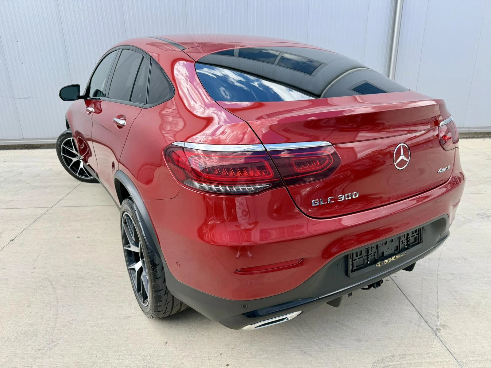 Mercedes-Benz GLC 300 Coupe 4M AMG Night Package, снимка 3 - Автомобили и джипове - 56272804