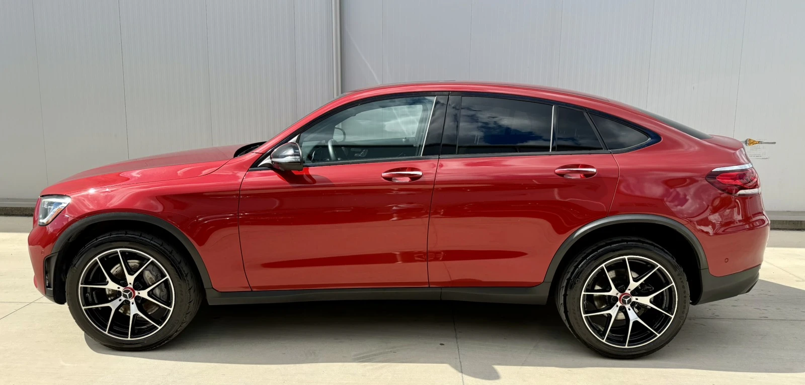 Mercedes-Benz GLC 300 Coupe 4M AMG Night Package, снимка 2 - Автомобили и джипове - 56272804