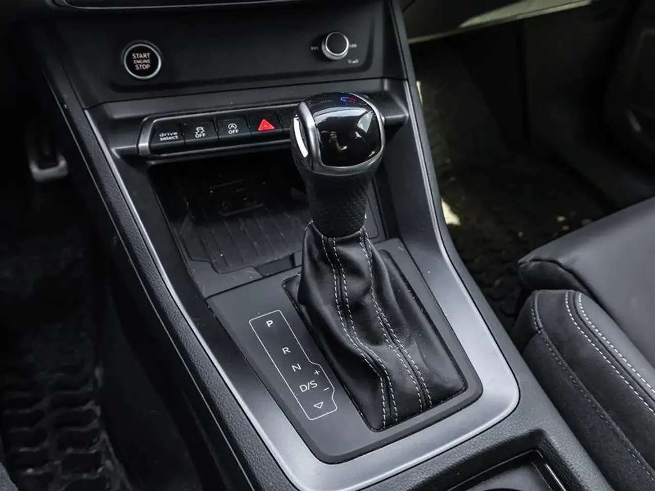 Audi Q3 LOW KMS! Great Value! All Wheel Drive, снимка 15 - Автомобили и джипове - 56736360