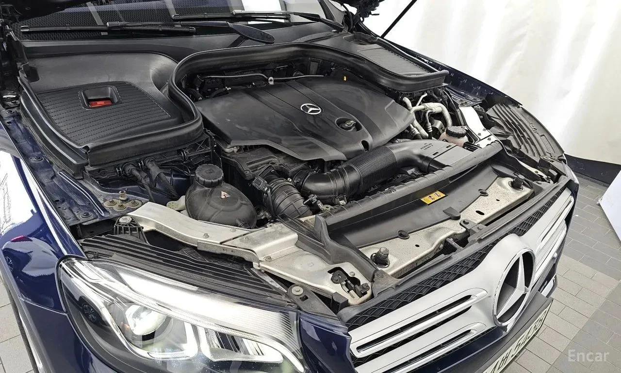 Mercedes-Benz GLC 220, снимка 6 - Автомобили и джипове - 56738491