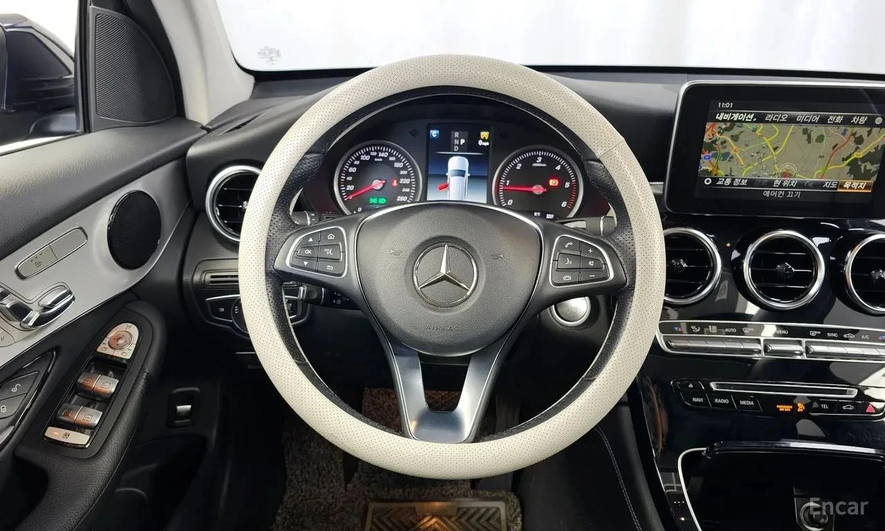 Mercedes-Benz GLC 220, снимка 13 - Автомобили и джипове - 56738491