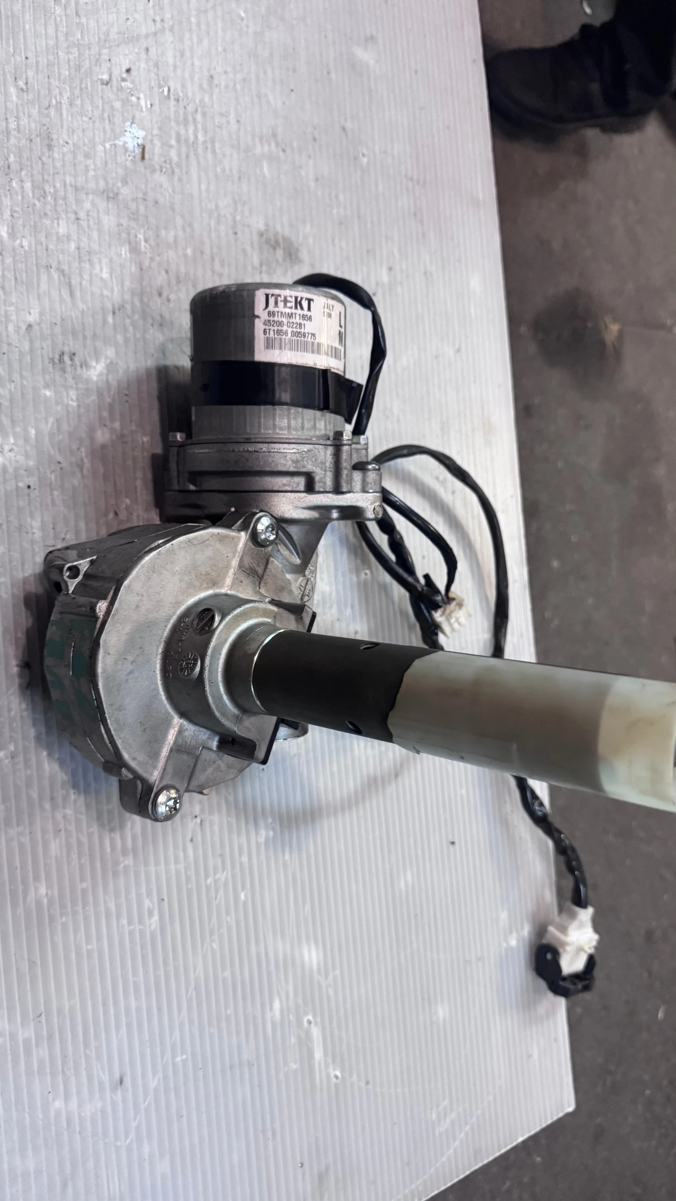    /       Toyota Auris - F800000944 / 69TMMT1656 / 4520 | Mobile.bg   1