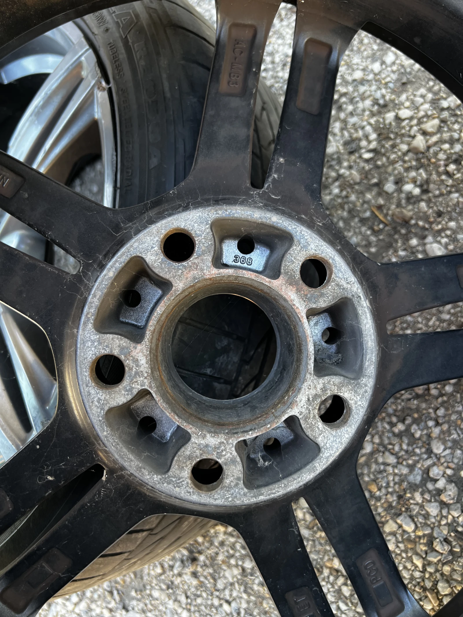 Гуми с джанти Bridgestone 245/40R19, снимка 8 - Гуми и джанти - 55101399