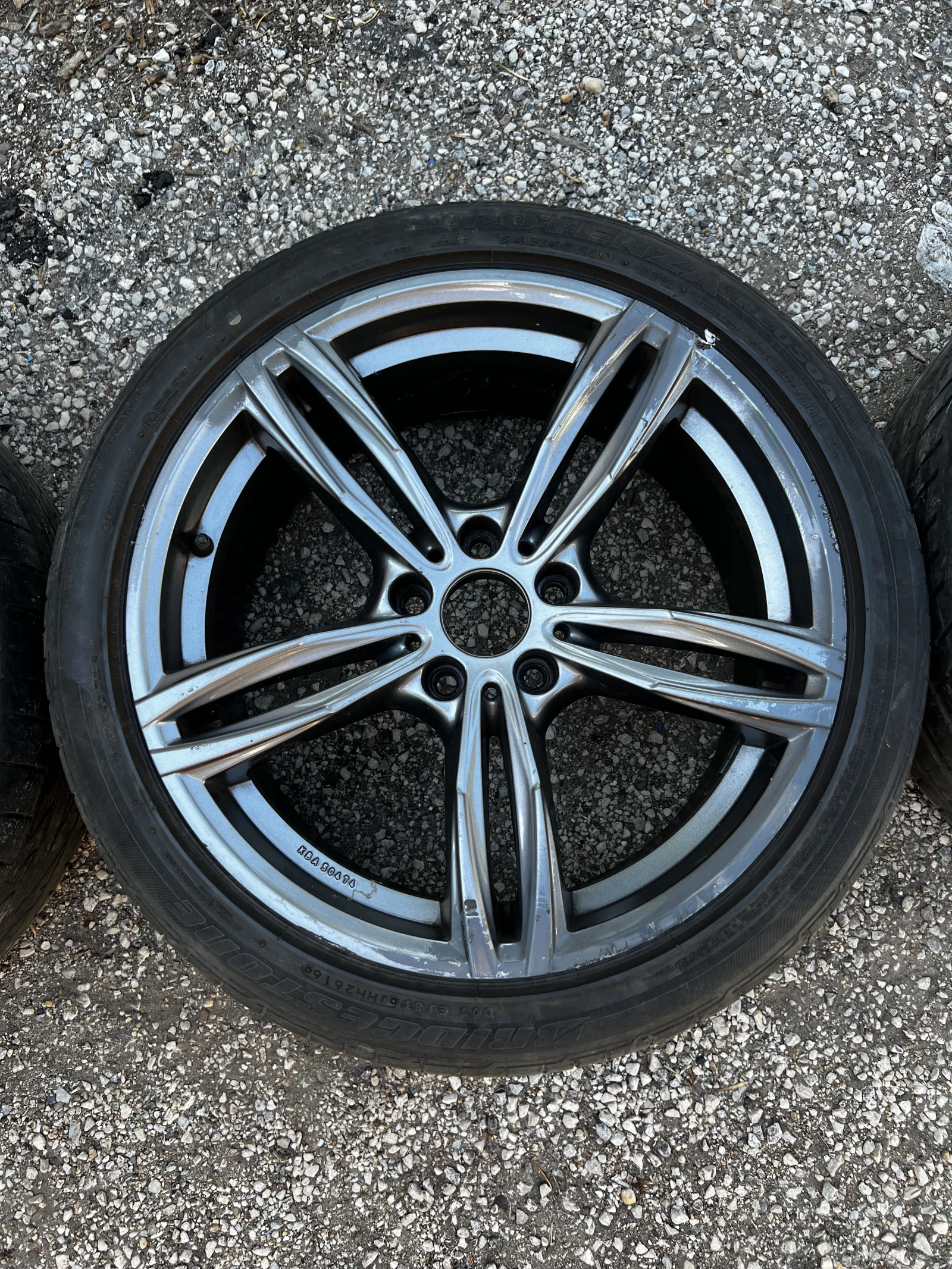 Гуми с джанти Bridgestone 245/40R19, снимка 3 - Гуми и джанти - 55101399
