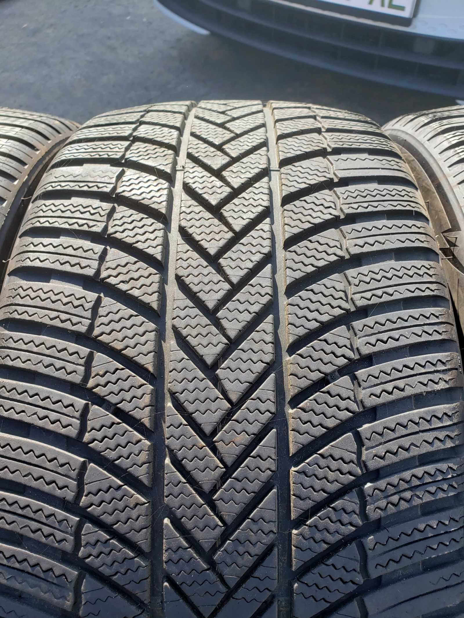 Гуми Зимни 295/35R21
