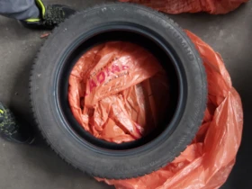 Гуми Зимни 255/50R20, снимка 2 - Гуми и джанти - 53264252