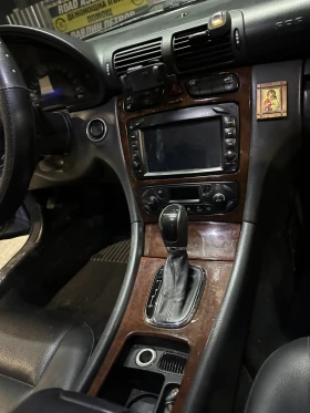 Mercedes-Benz 220, снимка 12