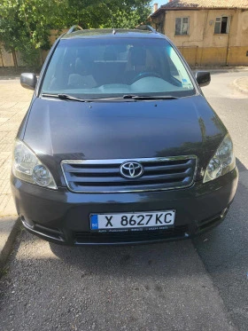  Toyota Avensis verso