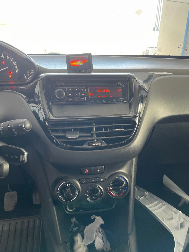 Peugeot 208 1.6bluehdi НА ЧАСТИ, снимка 9 - Автомобили и джипове - 47593992