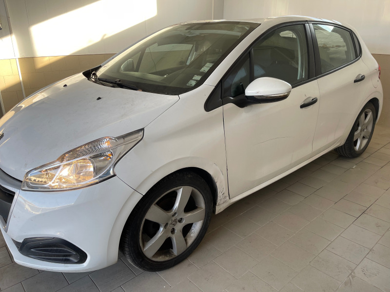 Peugeot 208 1.6bluehdi НА ЧАСТИ, снимка 2 - Автомобили и джипове - 46354489