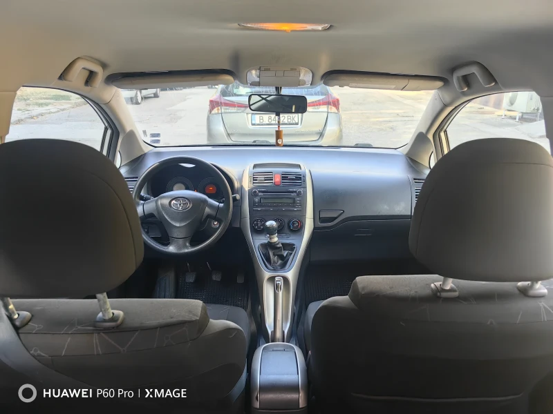 Toyota Auris 1.3, снимка 7 - Автомобили и джипове - 47251824