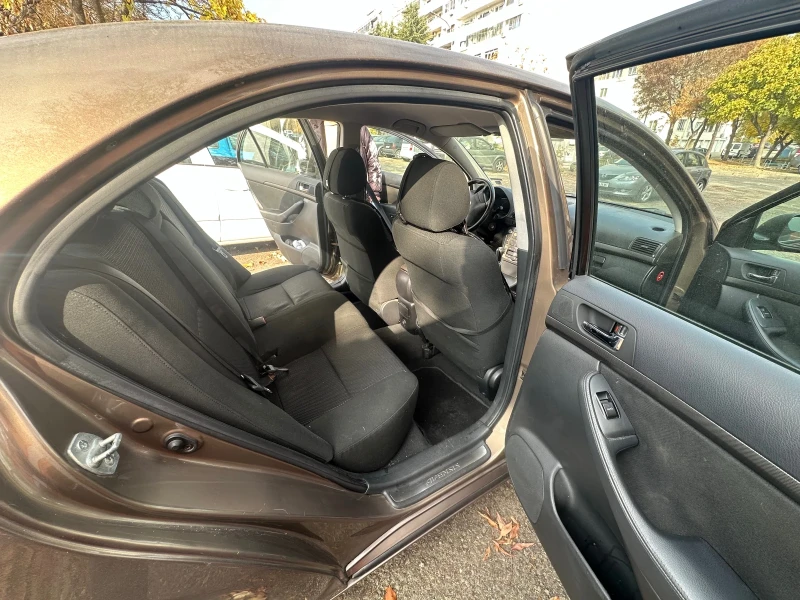 Toyota Avensis vvt-i , снимка 7 - Автомобили и джипове - 48045281